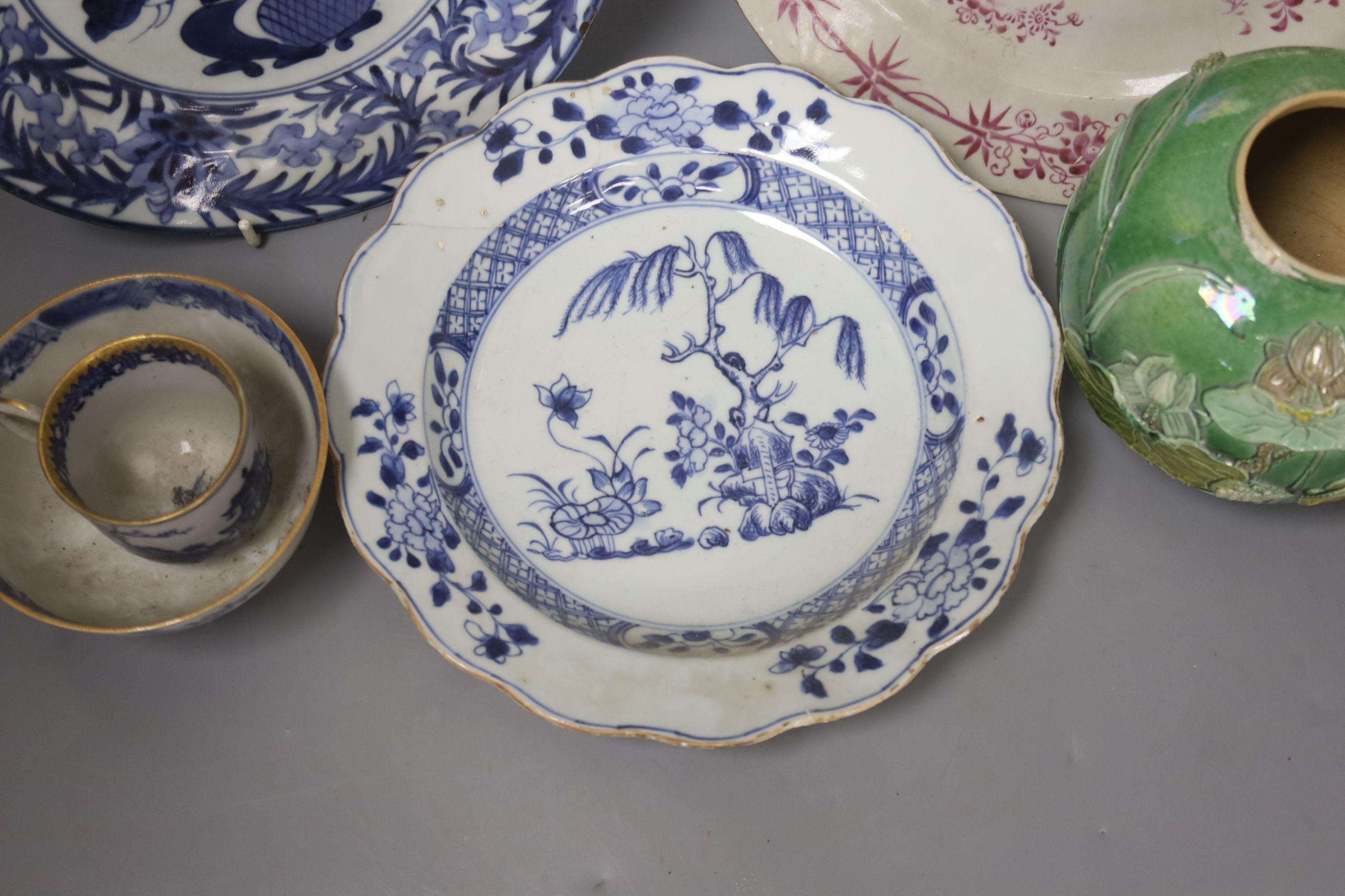 A group of Chinese porcelain, 18th/19th century and an 18th century Japanese Arita blue and white plate, 21.5cm